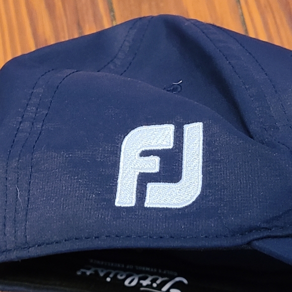 (5 for $25) Titleist Pro V1 FJ Golf Hat - Picture 4 of 4